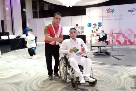 مدال طلای وزنه‌بردار کرمانشاهی در رقابت‌های پارآسیایی  