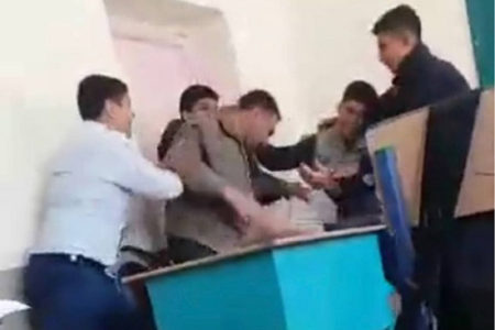 معلمی که کتک خورد، جامعه‌ای که به خودش لرزید