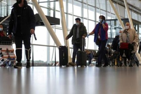 هلند ۱۸ مسافر از آفریقای جنوبی با تست مثبت اُمیکرون شناسایی کرد