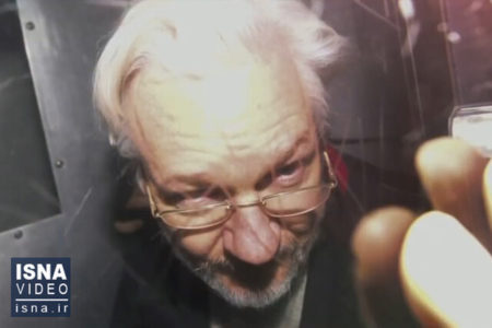 ویدئو / از واکنش ایران به موضع انگلیس تا آخرین تلاش‌های آسانژ