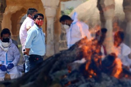 کاهش فوتی های روزانه کرونا در هند