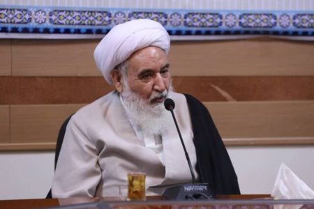 دولت باید در حد توان به معلم‌ها رسیدگی کند