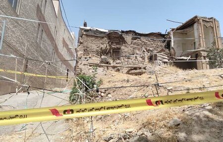 ریزش منزل مسکونی در بافت فرسوده کرمانشاه