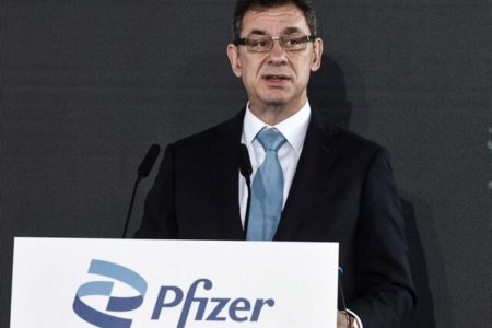 رئیس شرکت «فایزر» کرونا گرفت