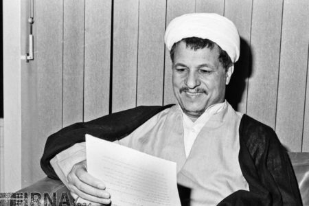 مردی که زیاد می‌نوشت/ از خاطره‌نویسی‌های روزانه تا تقویم یادداشت‌های محرمانه